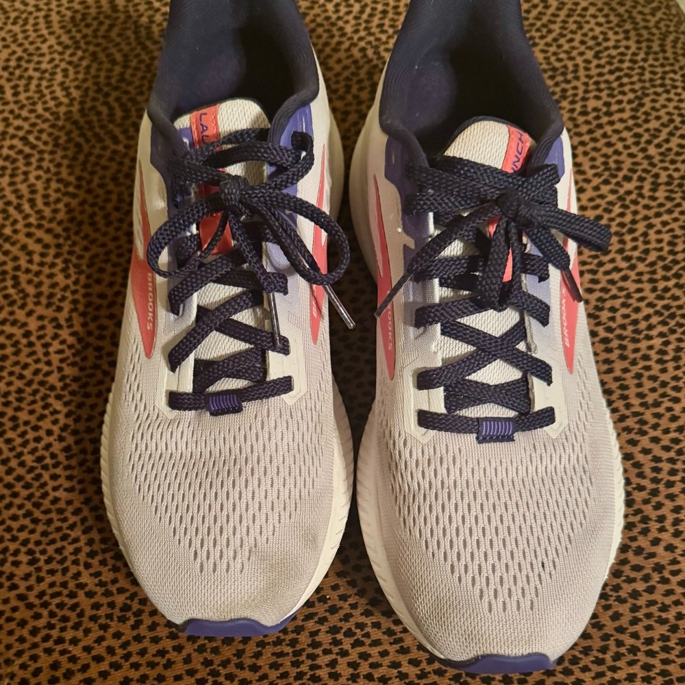 Brooks Women's Running Shoes - White and Pink Like New Condition*